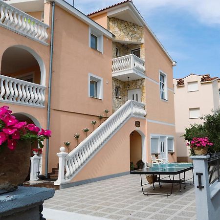 Apartments Villa Dolmar 沃迪切 外观 照片