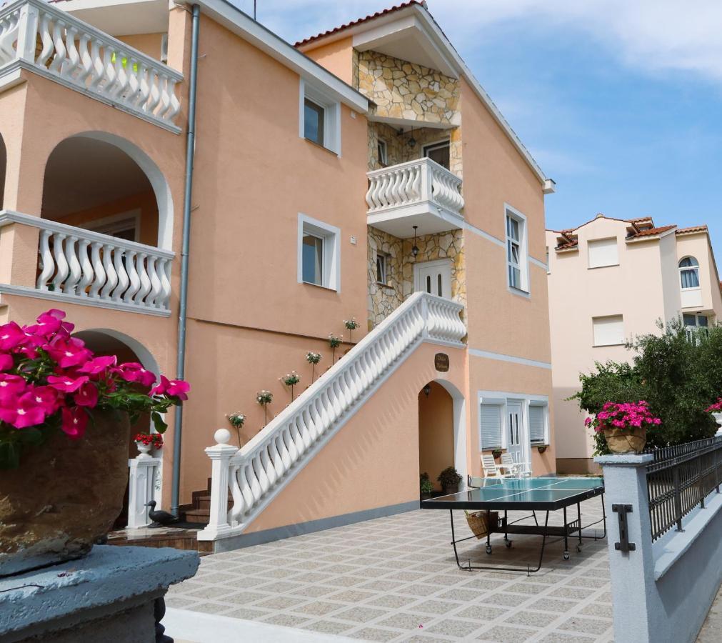 Apartments Villa Dolmar 沃迪切 外观 照片