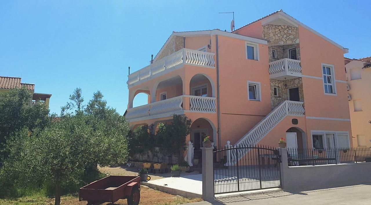 Apartments Villa Dolmar 沃迪切 外观 照片