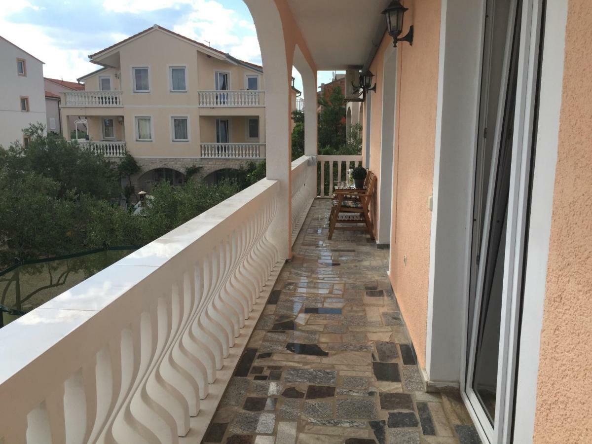 Apartments Villa Dolmar 沃迪切 外观 照片