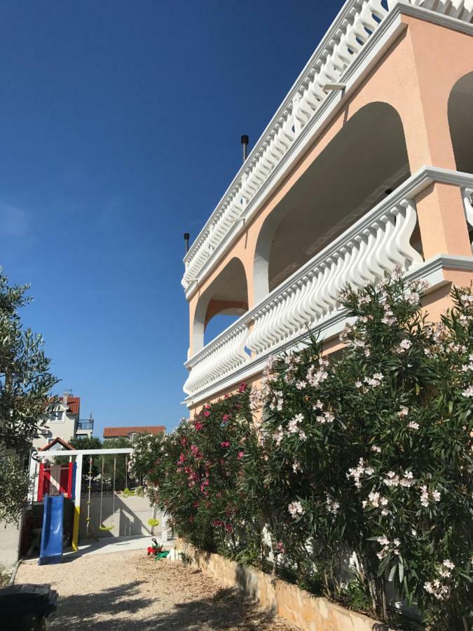 Apartments Villa Dolmar 沃迪切 外观 照片