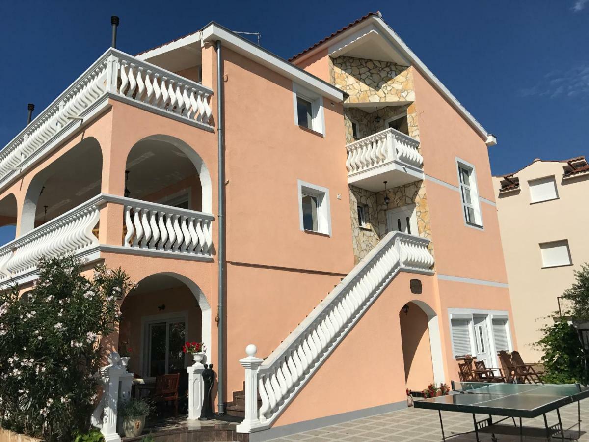Apartments Villa Dolmar 沃迪切 外观 照片