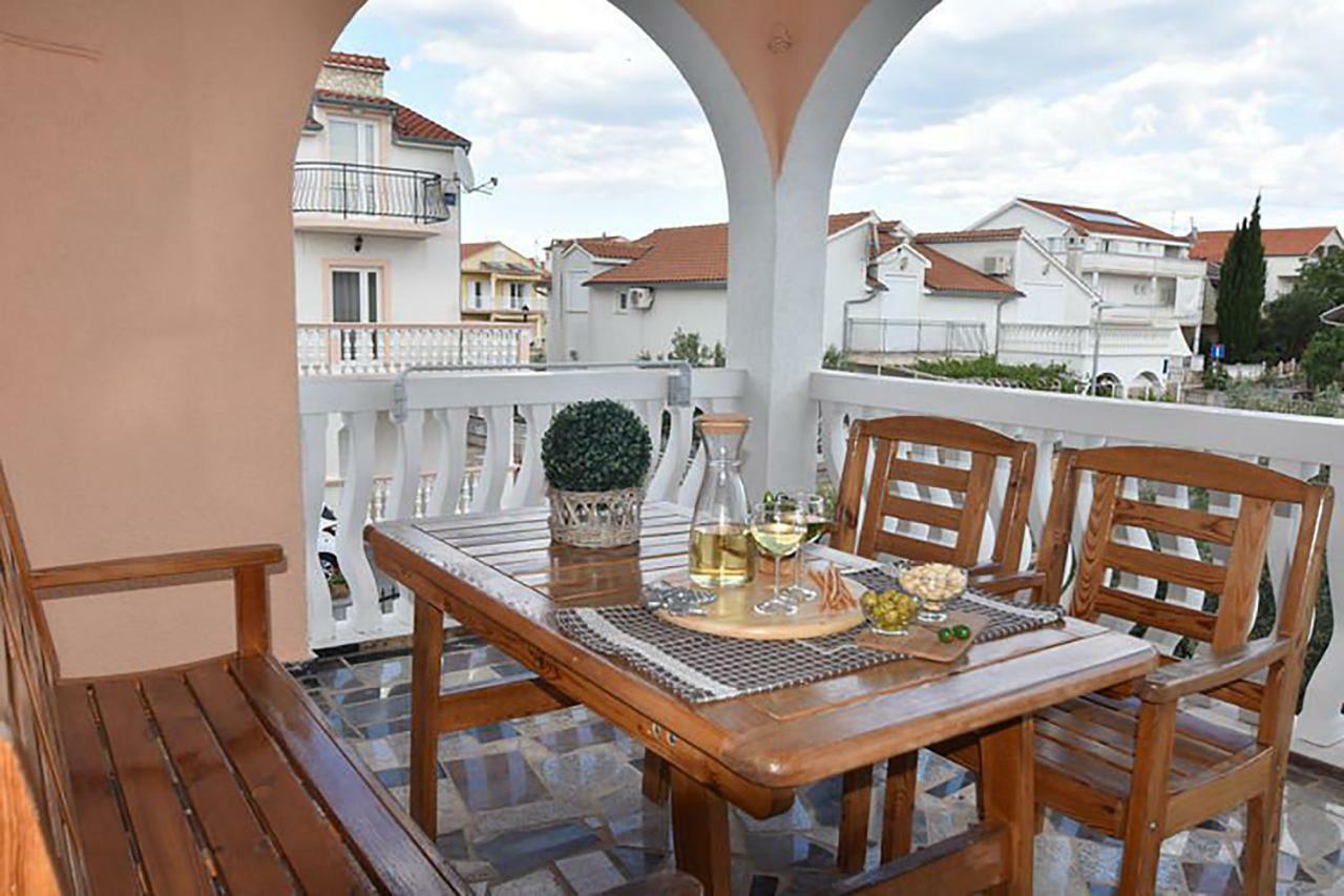 Apartments Villa Dolmar 沃迪切 外观 照片