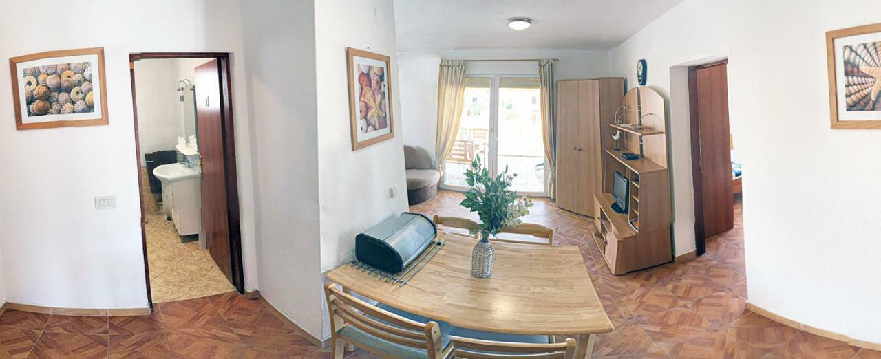 Apartments Villa Dolmar 沃迪切 外观 照片